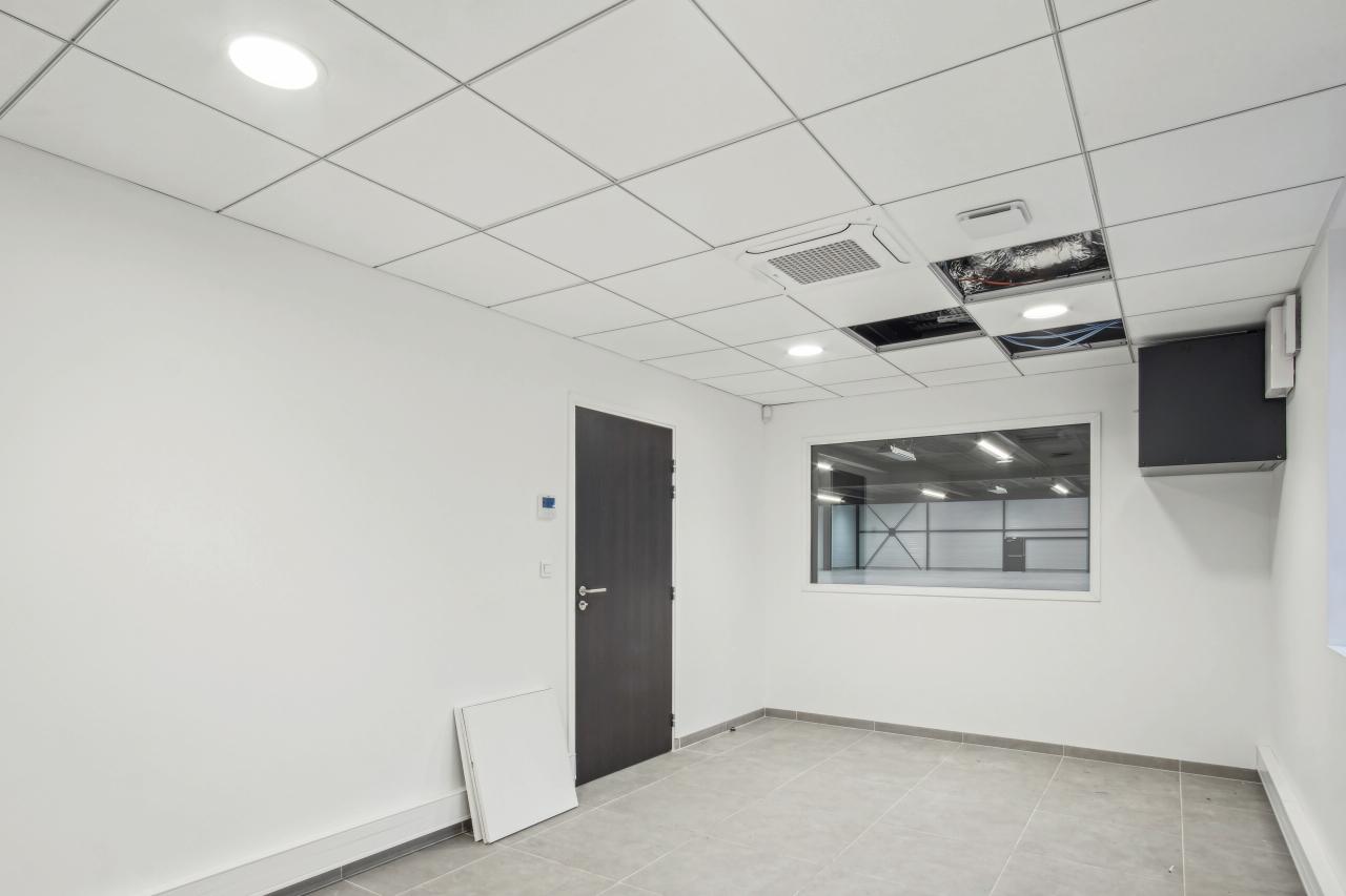 Local d'activité Vaires-sur-Marne 1280m² Location local d'activité Vaires-sur-Marne Seine-et-Marne OLACT2528966 9